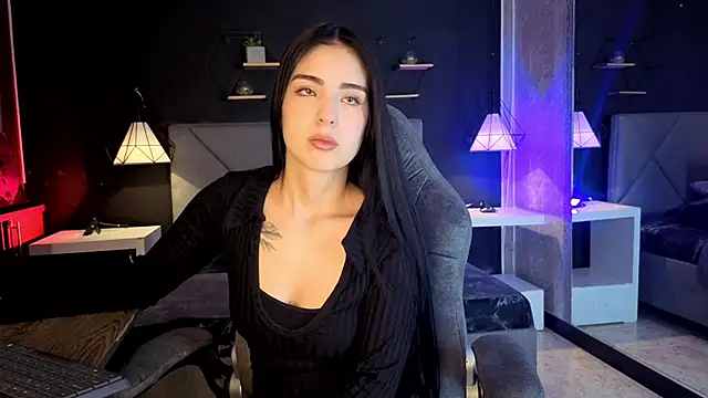 giapearl25 online show from November 23, 2025, 6:07 pm