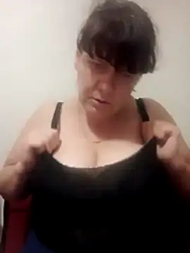 Sonya440111 online show from October 14, 2025, 5:57 pm