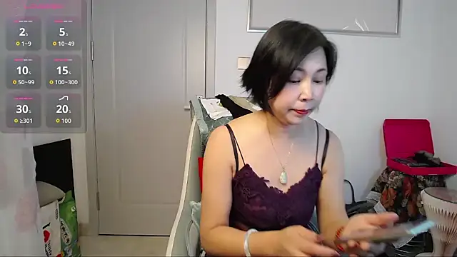 Snapshot of selinajuan chatting on November 6, 2025, 11:31 pm selinajuan online show from November 6, 2025, 11:31 pm