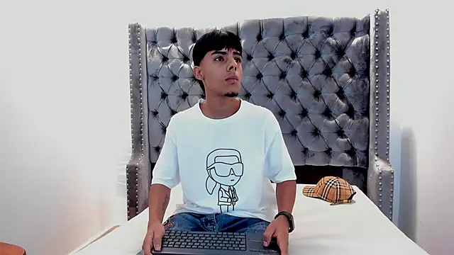 Snapshot of JACCOCK_4 chatting on October 28, 2025, 4:13 am JACCOCK 4 online show from October 28, 2025, 4:13 am