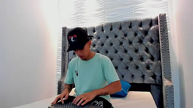 Snapshot of JACCOCK_4 chatting on November 19, 2025, 4:01 am JACCOCK 4 online show from November 19, 2025, 4:01 am