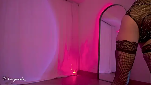  issy online show from October 12, 2025, 2:57 am