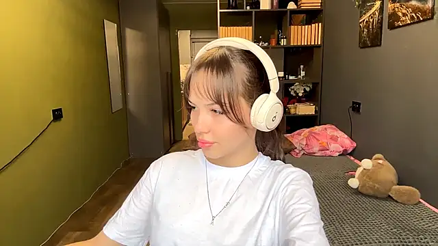 MysticAlisa online show from December 5, 2025, 6:34 am