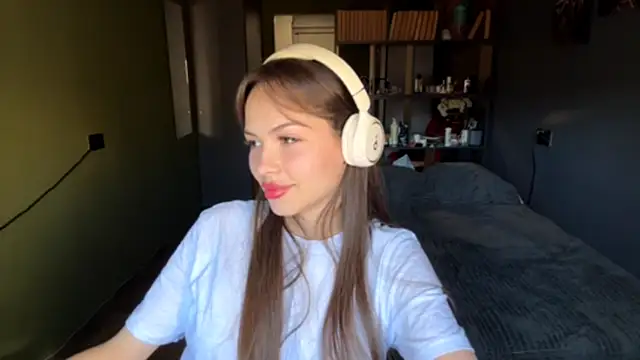 MysticAlisa online show from October 21, 2025, 5:07 am