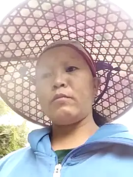 Snapshot of sumaybae chatting on November 17, 2025, 2:04 am sumaybae online show from November 17, 2025, 2:04 am