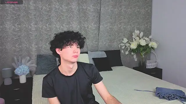 Snapshot of Cute_Mike chatting on December 4, 2025, 4:50 pm Cute Mike online show from December 4, 2025, 4:50 pm