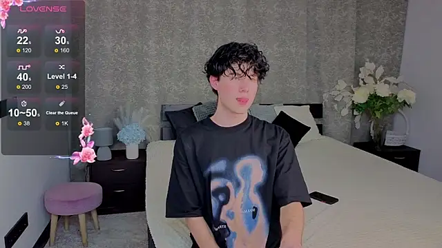 Snapshot of Cute_Mike chatting on November 28, 2025, 7:58 pm Cute Mike online show from November 28, 2025, 7:58 pm