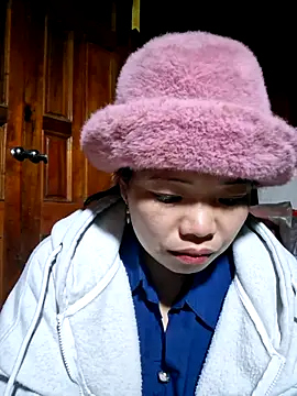 miomio-12 online show from October 25, 2025, 9:48 pm