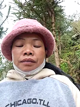 miomio-12 online show from December 17, 2025, 12:37 am