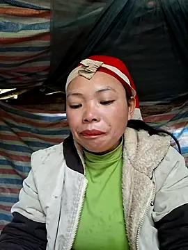 miomio-12 online show from December 2, 2025, 12:33 am