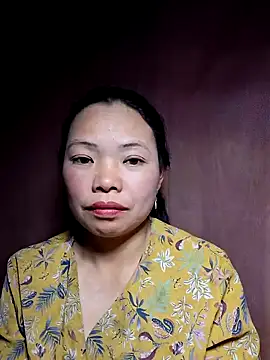 miomio-12 online show from October 28, 2025, 1:10 pm