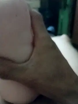 Snapshot of veintitres23 chatting on March 7, 2026, 9:59 am veintitres23 online show from March 7, 2026, 9:59 am