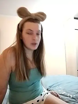 Snapshot of OksiLoverx chatting on January 12, 2026, 7:37 am OksiLoverx online show from January 12, 2026, 7:37 am