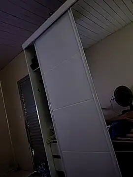 IncomingEssence478 online show from November 30, 2025, 11:00 am