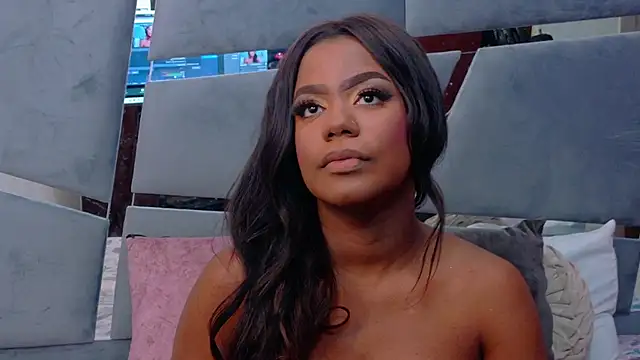 Snapshot of LorraiineJohnson chatting on November 6, 2025, 8:02 pm LorraiineJohnson online show from November 6, 2025, 8:02 pm