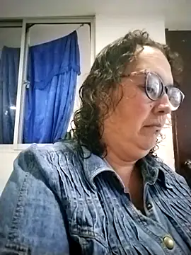 -saraqueen- online show from October 15, 2025, 9:56 pm