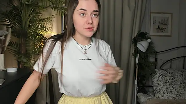 Snapshot of ThelmaJusto chatting on November 13, 2025, 4:00 pm ThelmaJusto online show from November 13, 2025, 4:00 pm