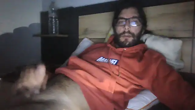 Snapshot of Arbneh69 chatting on October 8, 2025, 8:20 pm Arbneh69 online show from October 8, 2025, 8:20 pm