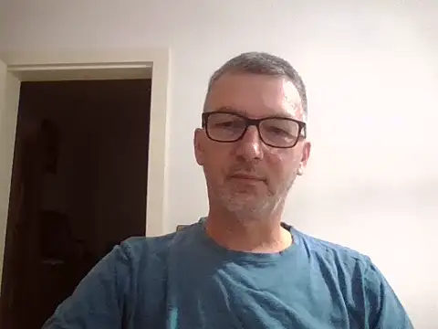 Snapshot of SilkenQuip chatting on October 18, 2025, 4:20 pm SilkenQuip online show from October 18, 2025, 4:20 pm