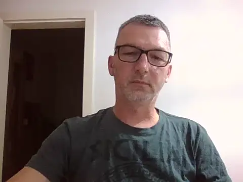 Snapshot of SilkenQuip chatting on October 8, 2025, 7:47 pm SilkenQuip online show from October 8, 2025, 7:47 pm