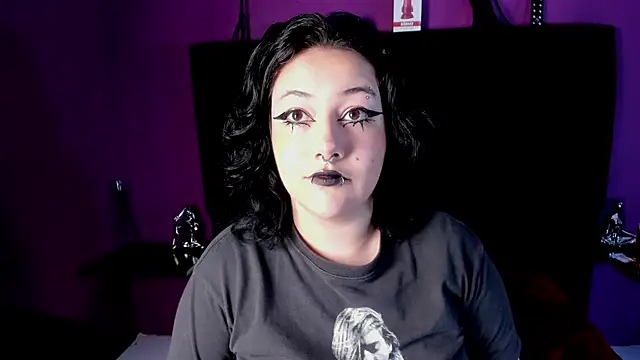 Snapshot of SabbathSinclair chatting on November 15, 2025, 11:36 am SabbathSinclair online show from November 15, 2025, 11:36 am