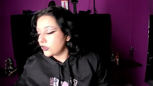 Snapshot of SabbathSinclair chatting on November 10, 2025, 11:48 am SabbathSinclair online show from November 10, 2025, 11:48 am