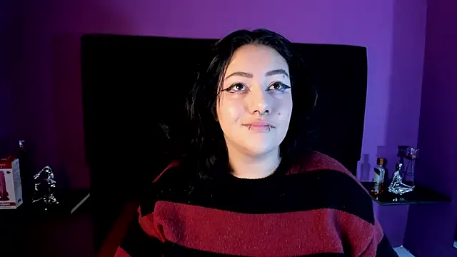 Snapshot of SabbathSinclair chatting on December 5, 2025, 11:42 am SabbathSinclair online show from December 5, 2025, 11:42 am