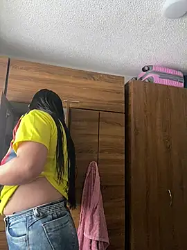 Snapshot of KOREN_JALAA chatting on July 3, 2026, 9:54 pm KOREN JALAA online show from July 3, 2026, 9:54 pm