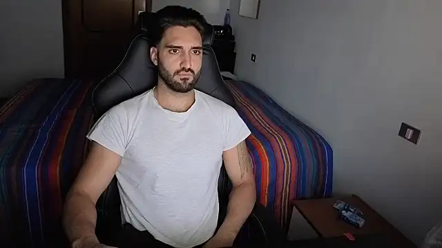 Al3xox02 online show from April 7, 2026, 6:10 pm