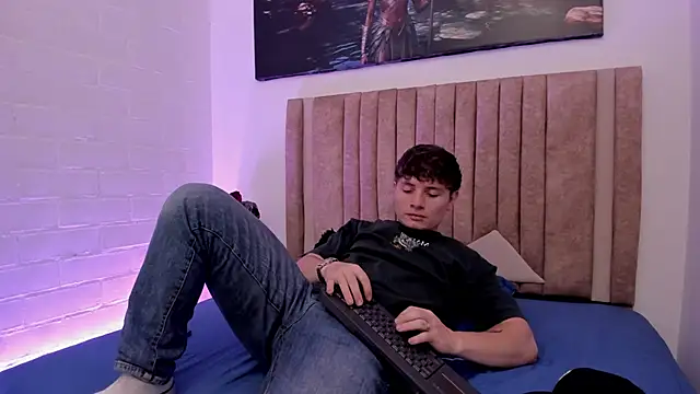 Snapshot of Leoo_Miller chatting on November 23, 2025, 5:06 am Leoo Miller online show from November 23, 2025, 5:06 am