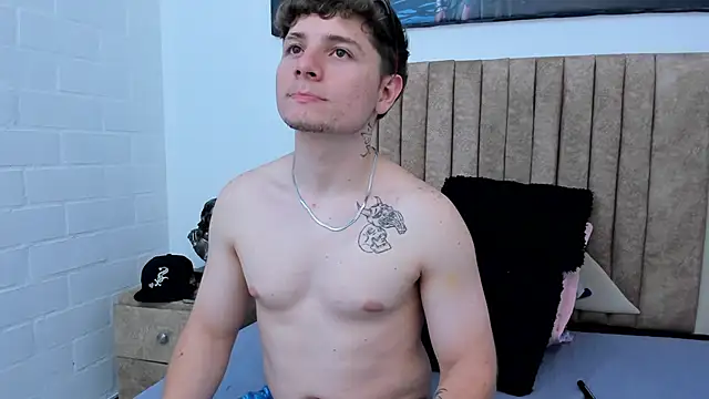 Snapshot of Leoo_Miller chatting on October 26, 2025, 8:59 am Leoo Miller online show from October 26, 2025, 8:59 am