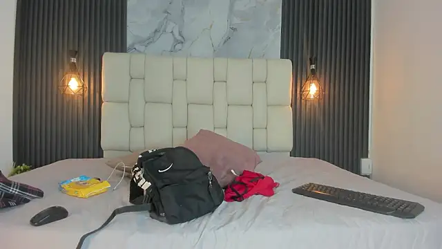 antonelasc online show from March 4, 2026, 8:05 pm