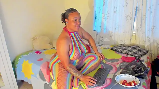 Paulastone24 online show from November 20, 2025, 10:52 pm