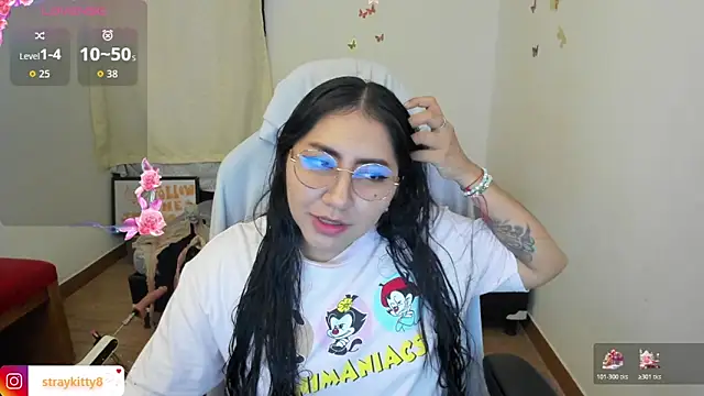 LoveLyy- online show from November 9, 2025, 4:55 pm