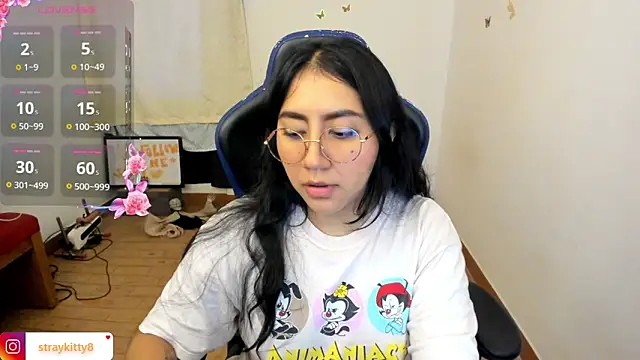 Snapshot of LoveLyy- chatting on February 6, 2026, 4:25 pm LoveLyy- online show from February 6, 2026, 4:25 pm