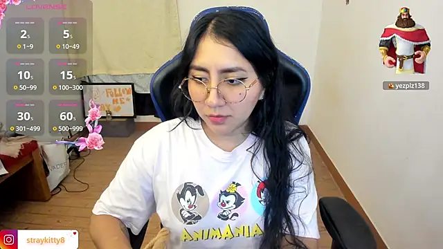 Snapshot of LoveLyy- chatting on January 7, 2026, 4:17 am LoveLyy- online show from January 7, 2026, 4:17 am