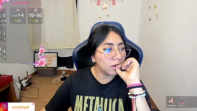 Snapshot of LoveLyy- chatting on February 20, 2026, 9:50 pm LoveLyy- online show from February 20, 2026, 9:50 pm