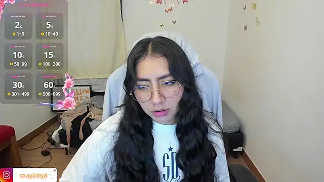 LoveLyy- online show from November 10, 2025, 2:00 pm