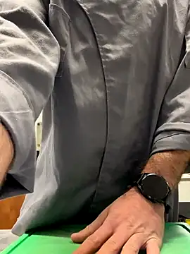 Snapshot of Xhrome98 chatting on October 26, 2025, 10:48 am Xhrome98 online show from October 26, 2025, 10:48 am