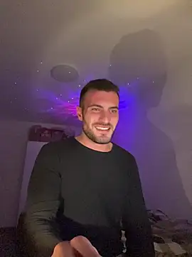 Snapshot of Xhrome98 chatting on November 6, 2025, 12:14 am Xhrome98 online show from November 6, 2025, 12:14 am