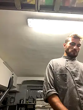 Snapshot of Xhrome98 chatting on October 8, 2025, 12:50 pm Xhrome98 online show from October 8, 2025, 12:50 pm