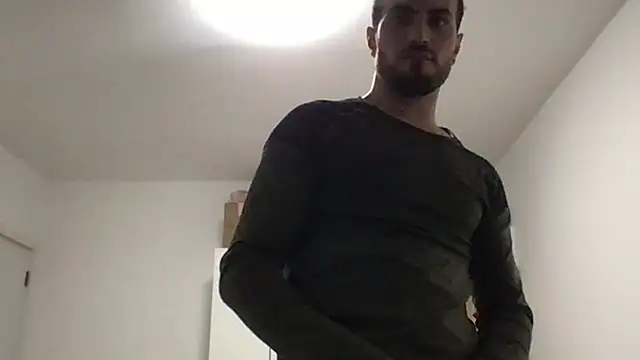 Snapshot of Xhrome98 chatting on October 14, 2025, 9:25 pm Xhrome98 online show from October 14, 2025, 9:25 pm