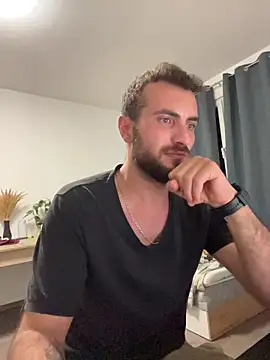 Snapshot of Xhrome98 chatting on October 12, 2025, 10:22 pm Xhrome98 online show from October 12, 2025, 10:22 pm