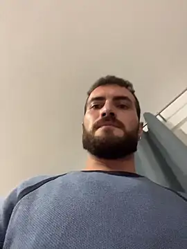 Snapshot of Xhrome98 chatting on October 10, 2025, 10:43 pm Xhrome98 online show from October 10, 2025, 10:43 pm