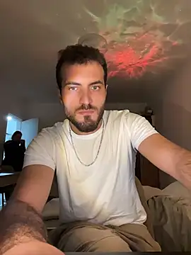 Snapshot of Xhrome98 chatting on October 21, 2025, 7:57 pm Xhrome98 online show from October 21, 2025, 7:57 pm