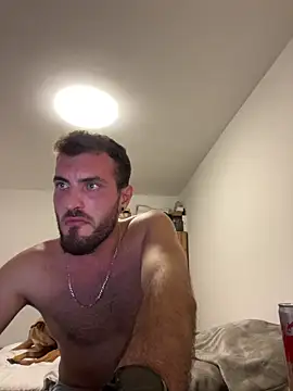 Snapshot of Xhrome98 chatting on October 17, 2025, 9:49 pm Xhrome98 online show from October 17, 2025, 9:49 pm