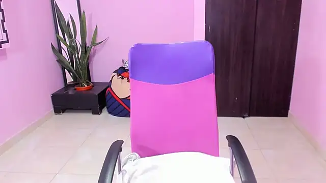 Snapshot of blondie_dirtysquirt chatting on October 30, 2025, 7:22 pm blondie dirtysquirt online show from October 30, 2025, 7:22 pm