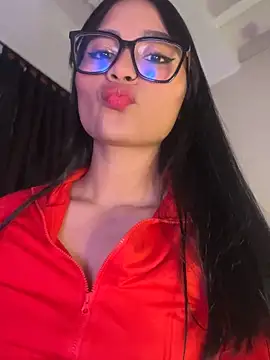 Snapshot of AlannaDollx chatting on October 20, 2025, 1:22 pm AlannaDollx online show from October 20, 2025, 1:22 pm