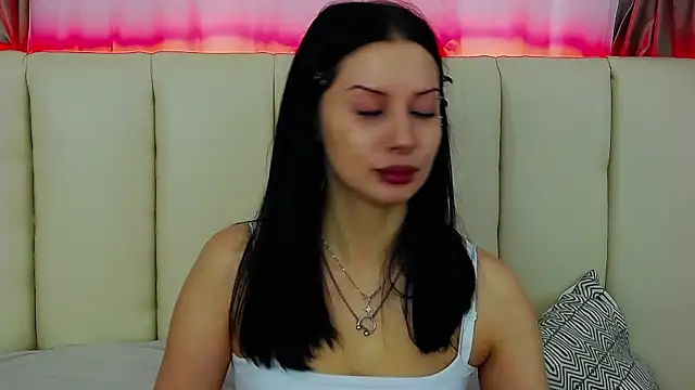 Snapshot of MaeAnna chatting on November 28, 2025, 5:40 am MaeAnna online show from November 28, 2025, 5:40 am