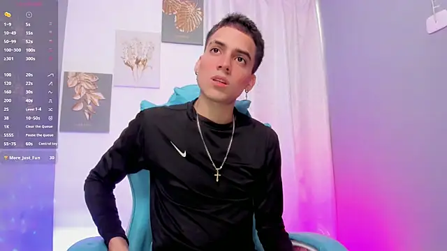 Snapshot of lopez_and_jesus chatting on October 22, 2025, 12:04 pm lopez and jesus online show from October 22, 2025, 12:04 pm